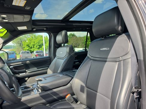 Used 2025 Ford Expedition Platinum w/ Stealth Performance Package AWD/4WD image 12