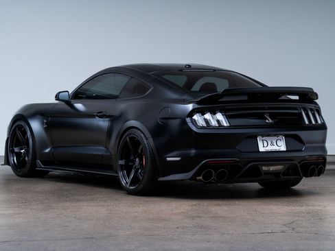 Used 2020 Ford Mustang Shelby GT500 w/ Technology Package RWD image 4