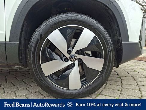 Certified 2025 Volkswagen Taos S AWD/4WD image 8