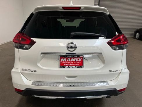 Used 2019 Nissan Rogue SL w/ Premium Package AWD/4WD image 4