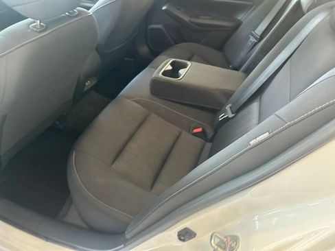 Used 2025 Nissan Altima 2.5 SV FWD image 24