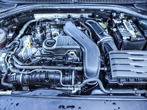 Used 2022 Volkswagen Jetta SE image 35