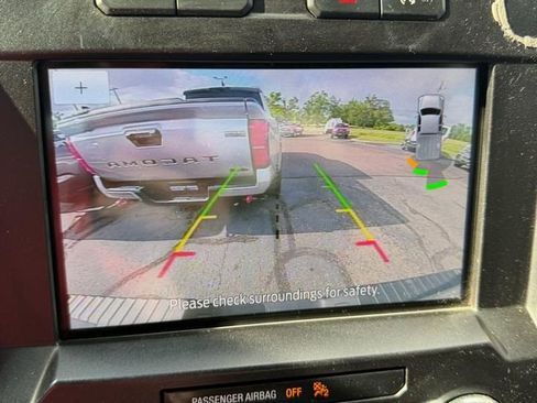 Used 2019 Ford F150 XLT w/ Equipment Group 302A Luxury AWD/4WD image 11