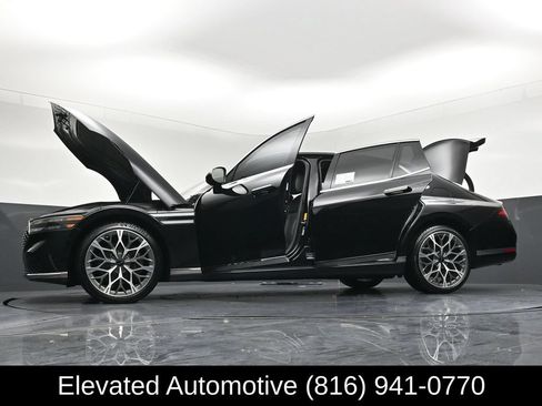 Used 2024 Genesis G90 3.5T AWD/4WD image 40