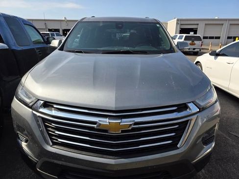 Used 2023 Chevrolet Traverse LT image 11