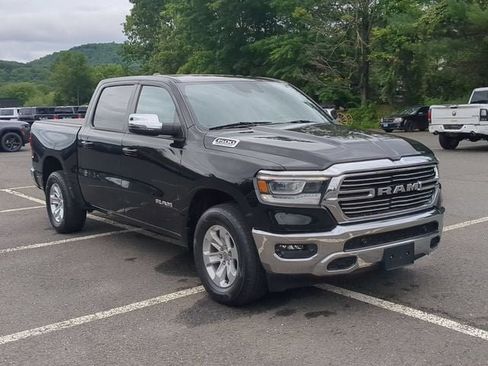 Used 2023 RAM 1500 Laramie AWD/4WD image 3