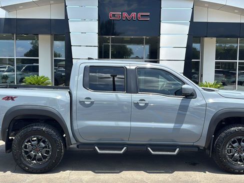 Used 2023 Nissan Frontier PRO-4X w/ Pro-4X Premium Package AWD/4WD image 9