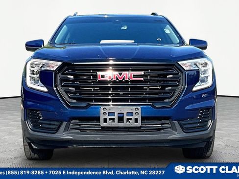 Used 2022 GMC Terrain SLE w/ Driver Convenience Package AWD/4WD image 2