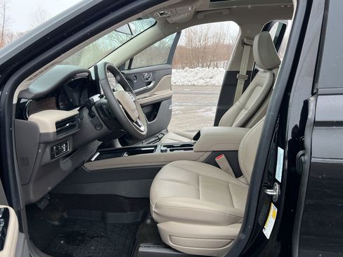 Used 2023 Lincoln Corsair Reserve w/ Equipment Group 202A image 14