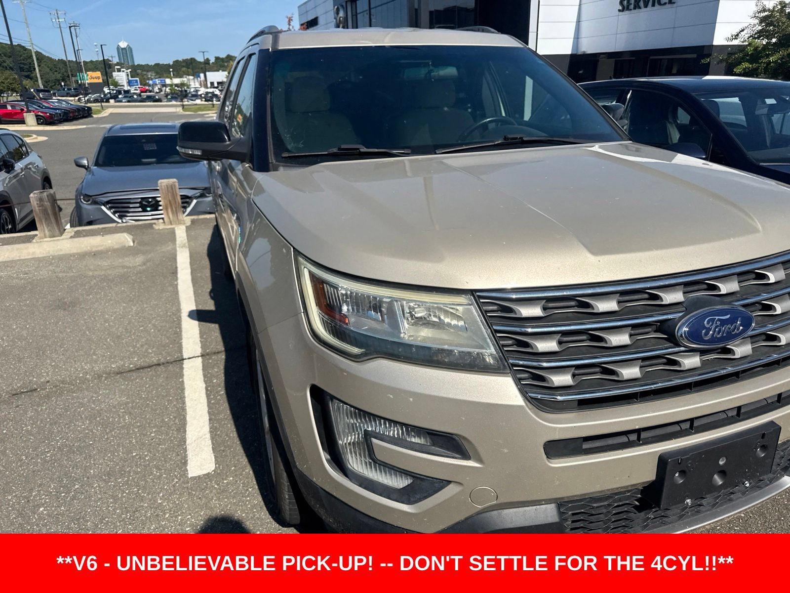 Used 2017 Ford Explorer XLT AWD/4WD image 2