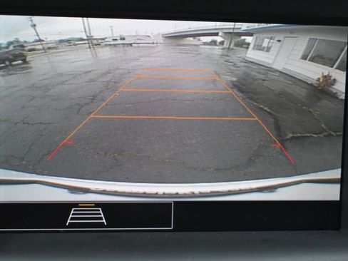 Used 2023 GMC Terrain SLE w/ Driver Convenience Package FWD image 29