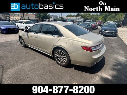 Used 2017 Lincoln Continental Select FWD image 3