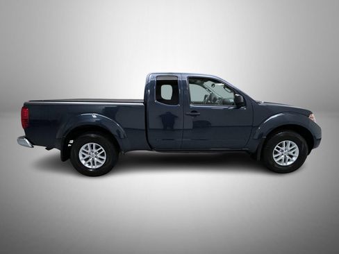 Used 2016 Nissan Frontier SV w/ SV Value Truck Package AWD/4WD image 4