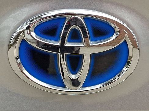 Used 2018 Toyota Camry LE w/ Protection Package (Q2) image 29