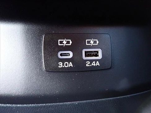 Certified 2025 Subaru Outback Premium w/ Popular Package #1A AWD/4WD image 11