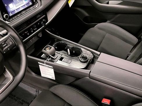 New 2026 Nissan Rogue S image 9