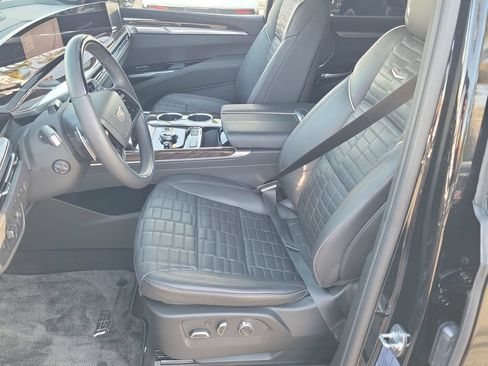 Certified 2025 Cadillac Escalade Sport Platinum AWD/4WD image 19