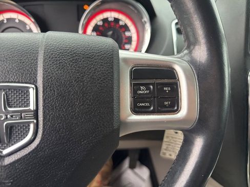 Used 2013 Dodge Grand Caravan SXT w/ UConnect Hands-Free Group image 22