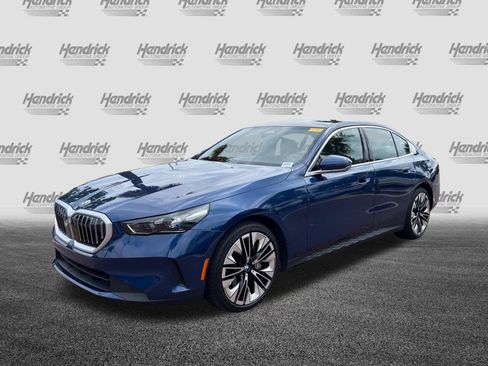 Used 2025 BMW 540i xDrive AWD/4WD image 5