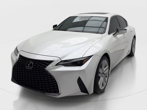 Used 2025 Lexus IS 300 w/ Comfort Package RWD image 4