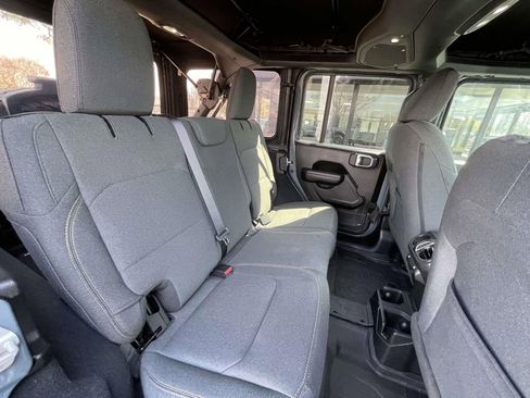 Used 2024 Jeep Wrangler Willys image 18