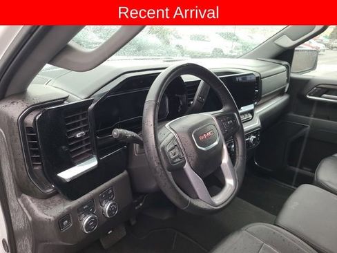 Used 2025 GMC Sierra 1500 SLT image 11