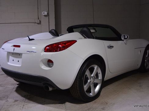 Used 2008 Pontiac Solstice Convertible w/ Premium Package image 8