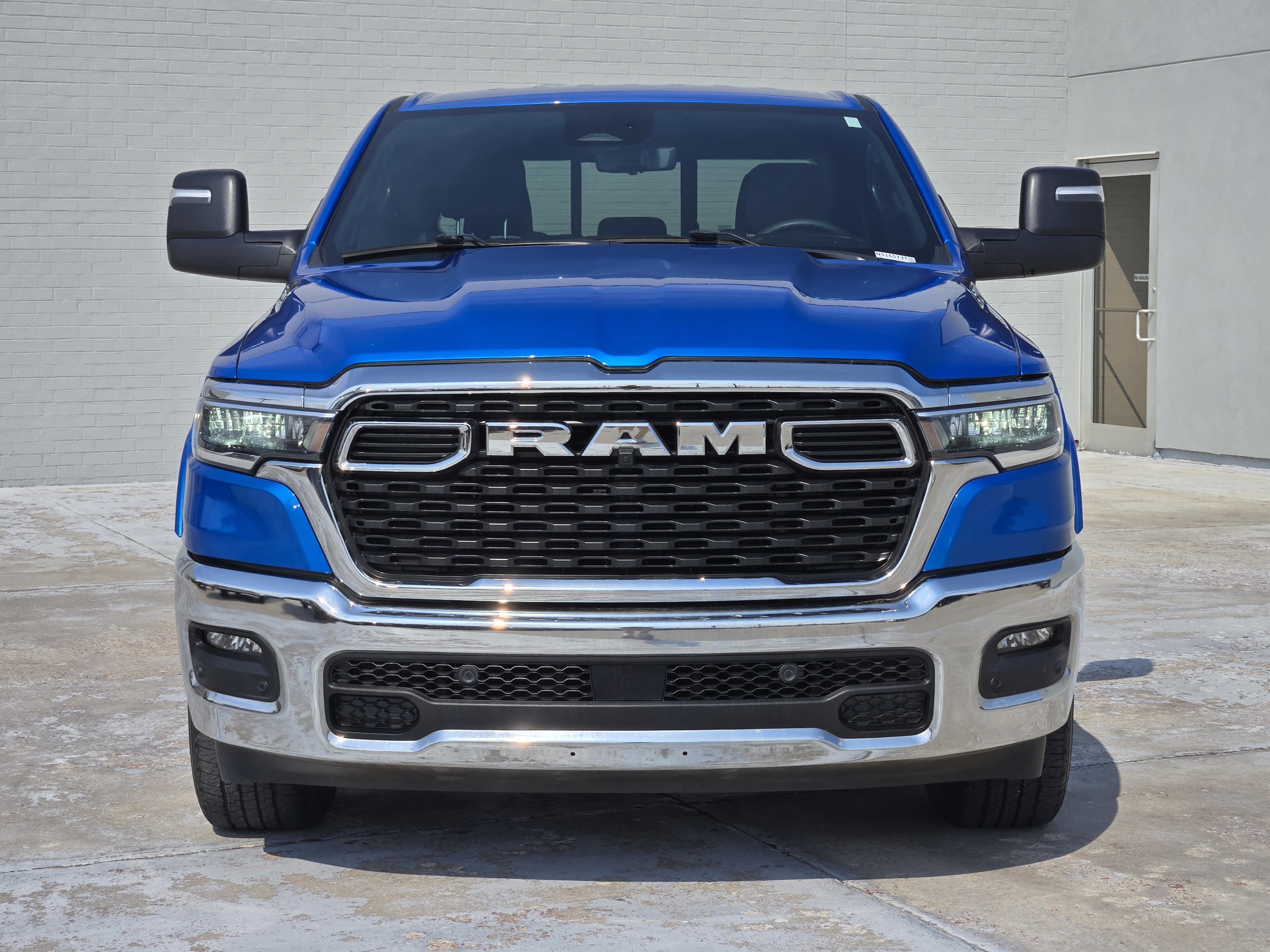 Used 2025 RAM 1500 Big Horn AWD/4WD image 3