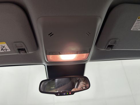 Used 2018 Chevrolet Trax LT w/ LT Convenience Package FWD image 22