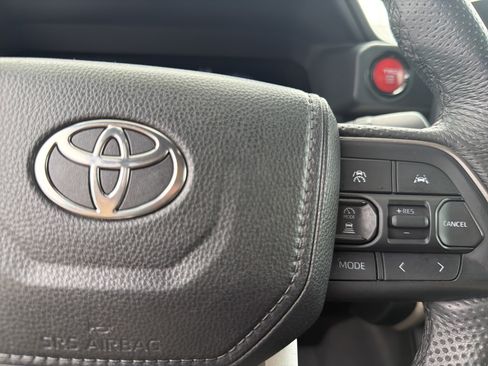 Certified 2024 Toyota Tacoma TRD Off-Road AWD/4WD image 11
