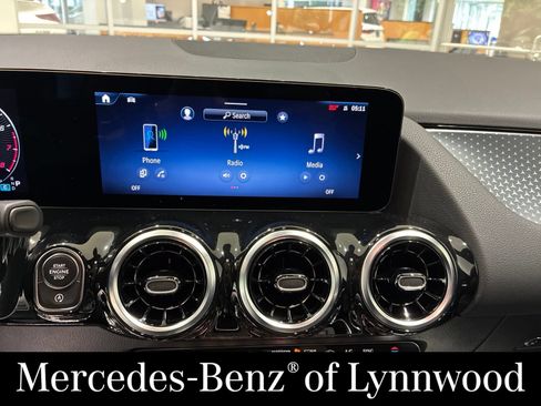 Used 2026 Mercedes-Benz GLA 250 4MATIC image 24