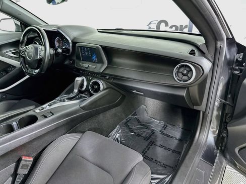 Used 2017 Chevrolet Camaro LT RWD image 29