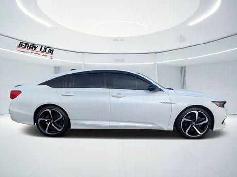 Used 2022 Honda Accord Sport image 2