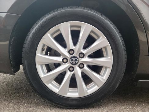 Used 2019 Toyota Camry LE FWD image 15