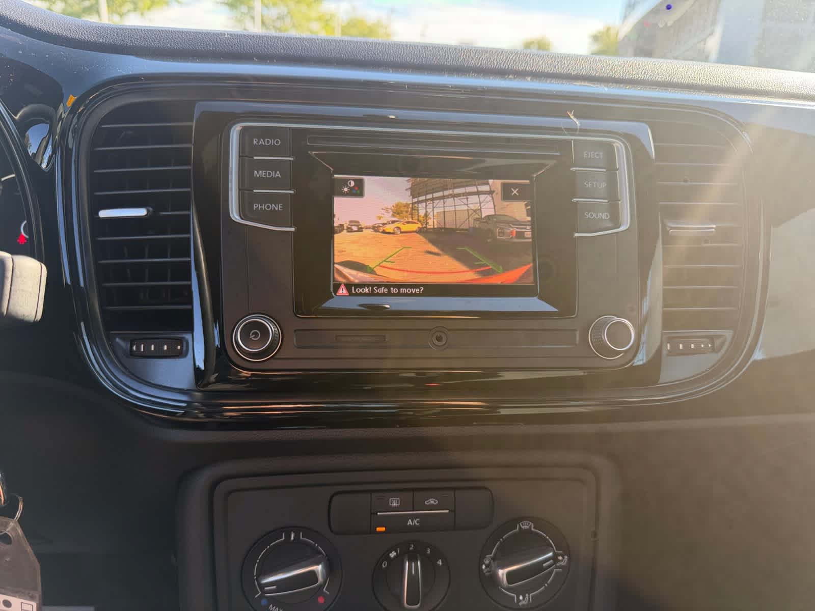 Used 2019 Volkswagen Beetle 2.0T S FWD image 29