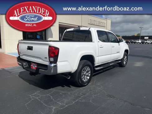 Used 2019 Toyota Tacoma SR5 RWD image 4