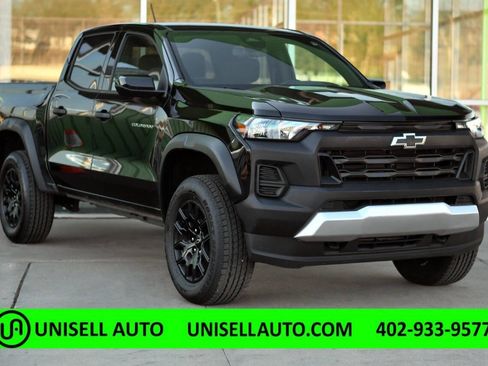 Used 2024 Chevrolet Colorado Trail Boss w/ Advanced Trailering Package AWD/4WD image 1