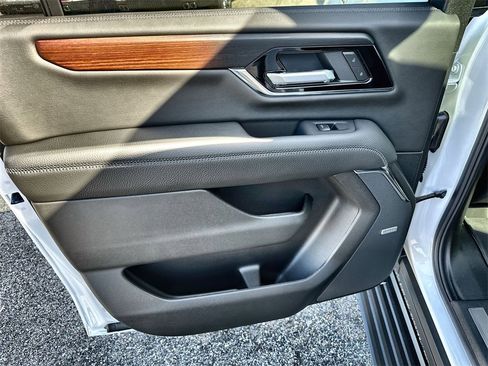 New 2026 GMC Yukon XL Denali w/ Sun & Power Step Package image 15