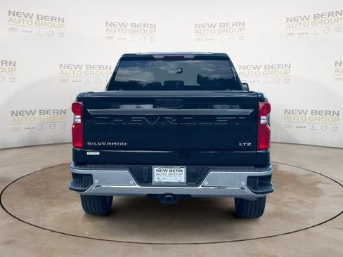 Used 2025 Chevrolet Silverado 1500 LTZ AWD/4WD image 4