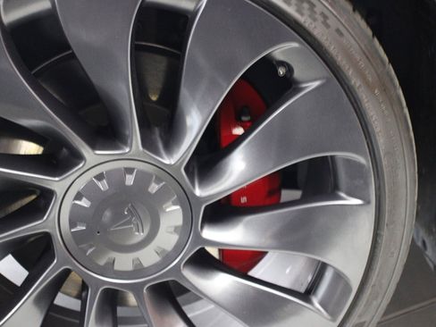 Used 2023 Tesla Model Y Long Range image 6