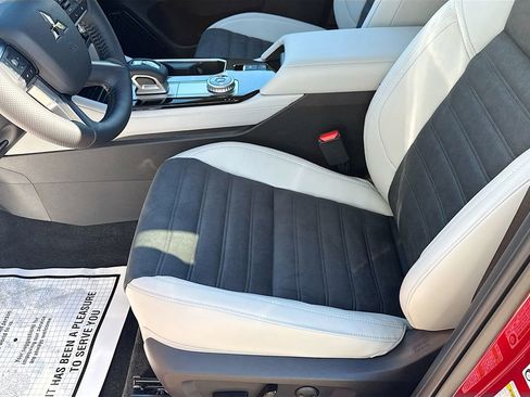 New 2026 Mitsubishi Outlander SE image 20