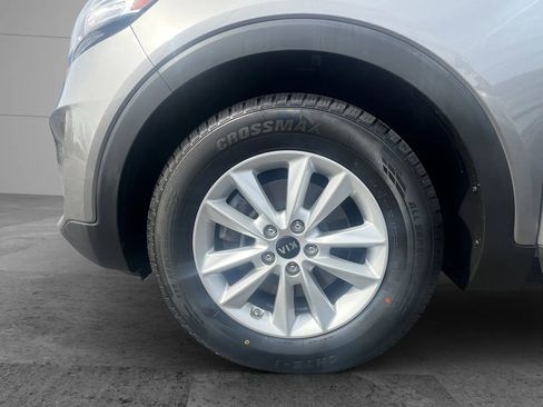 Used 2019 Kia Sorento LX image 25