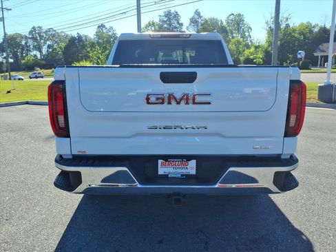Used 2022 GMC Sierra 1500 SLT w/ SLT Convenience Package AWD/4WD image 11
