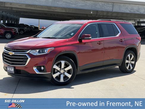 Certified 2020 Chevrolet Traverse LT w/ LT Premium Package AWD/4WD image 1