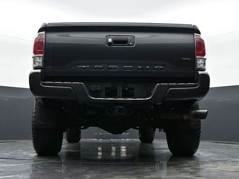 Used 2020 Toyota Tacoma TRD Off-Road image 41