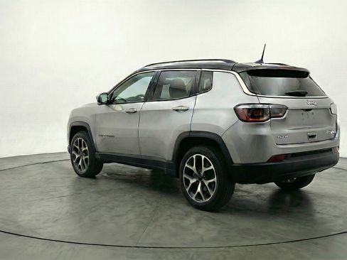 Used 2025 Jeep Compass Limited image 6