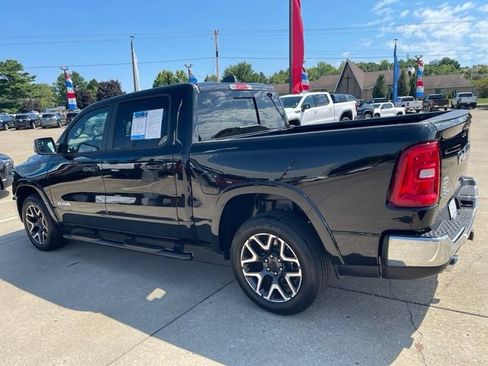 Used 2025 RAM 1500 Laramie AWD/4WD image 4