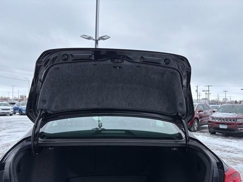 Used 2018 Honda Accord EX image 30