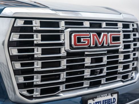 Used 2025 GMC Yukon XL Denali w/ Denali Reserve Package AWD/4WD image 14