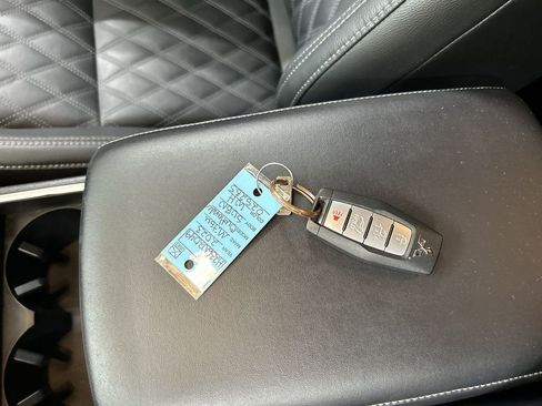 Used 2023 Mitsubishi Outlander SEL image 12